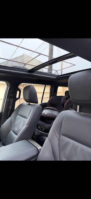 Toyota Land Cruiser 250 Primul proprietar, achizitionata noua showroom Toyota Romania.