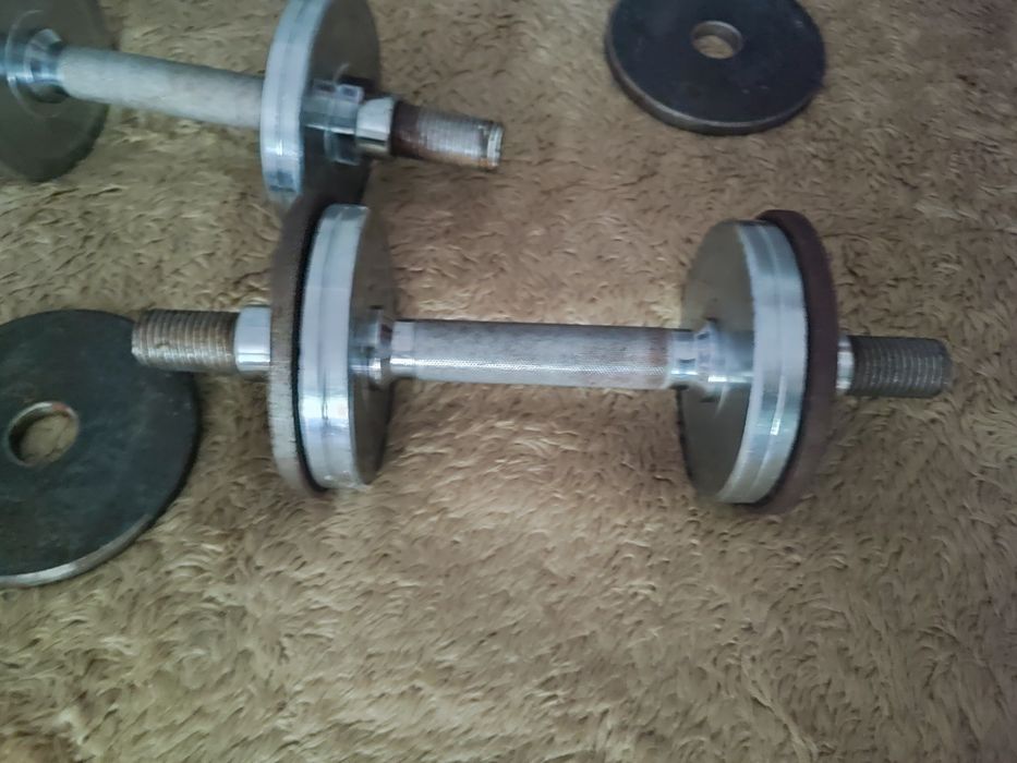 Продам  гантели.