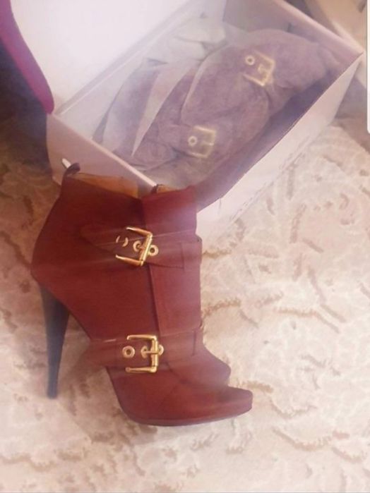 Стильные босоножки мода весна