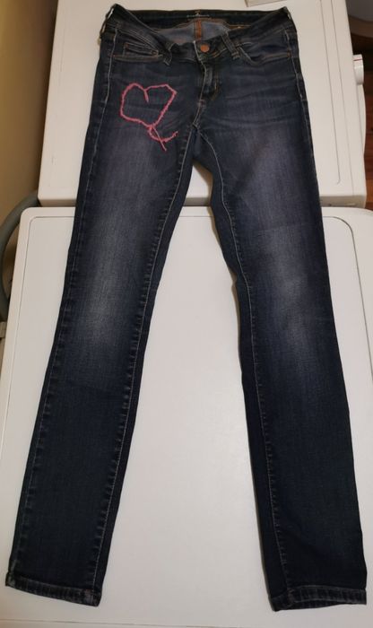 Дънки с цветни бродерии