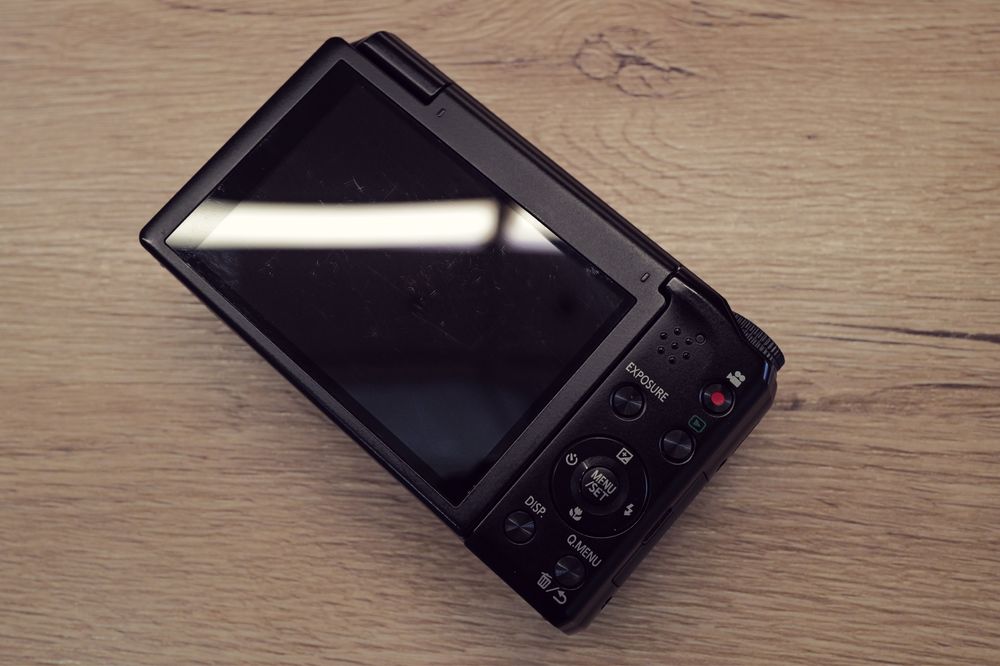 Aparat foto Panasonic Lumix TZ55 cu WiFi de Top ecran rabatabil Leica