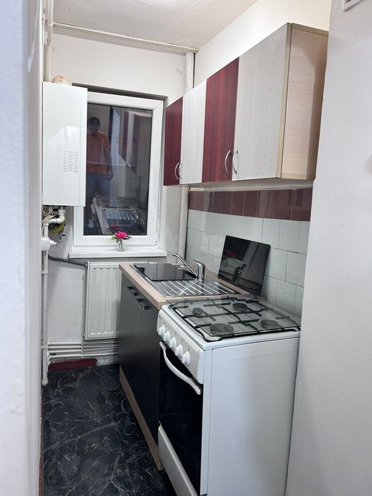 Închiriez garsonieră