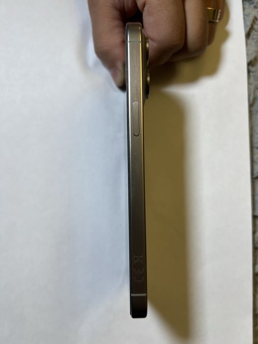 Vand Iphone 15 pro max  256 gb.