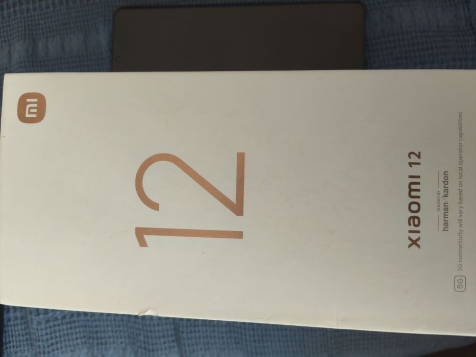 Телефон Xiomi  12