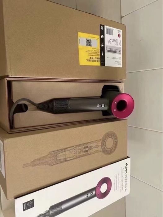 Uscator de par Dyson Supersonic hd08