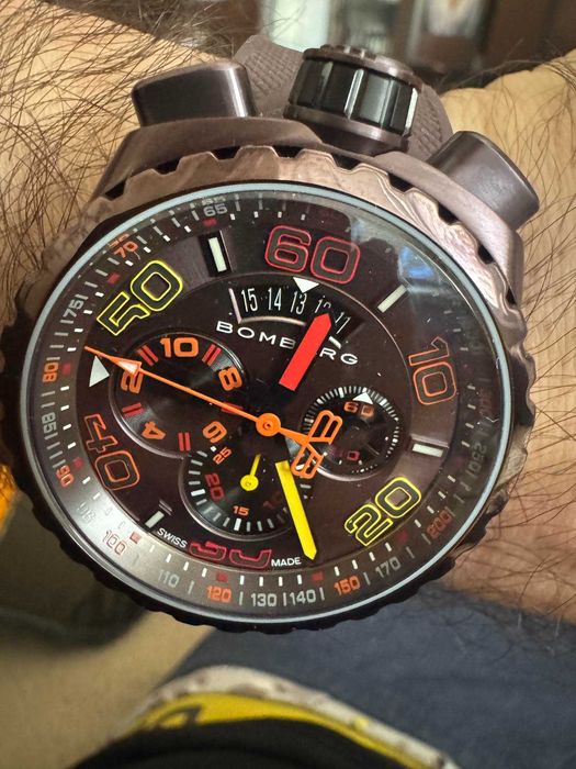 Часовник BOMBERG Bolt-68 ОРИГИНАЛЕН(купен от USA)