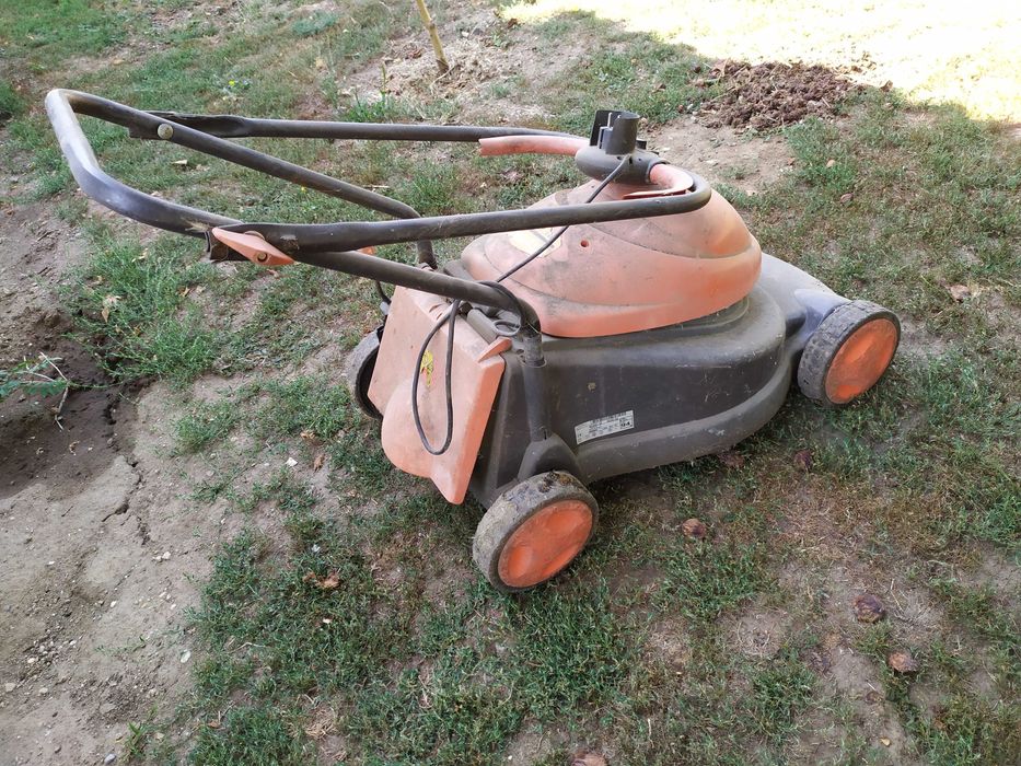 Electrolux mașină tuns iarba