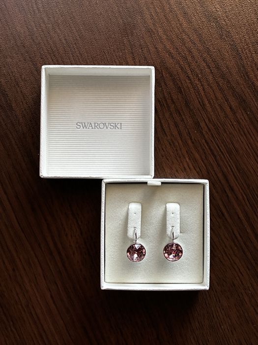 Swarovski Limited - обеци