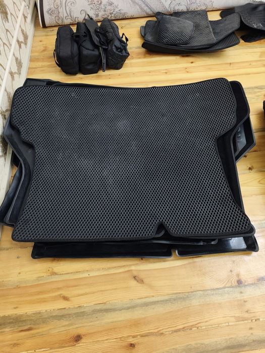 Полик для багажа Кобальта в отличном состоянии