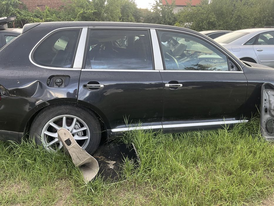 Porsche Cayenne S на части