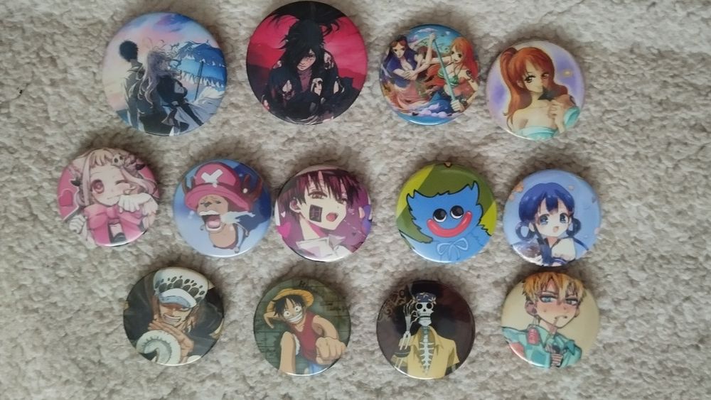 Отдам значки все