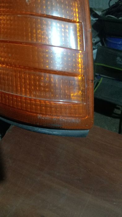 Поворотник на Мерседес 124