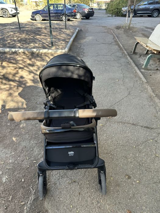Продаеться коляска в отличном состоянии
