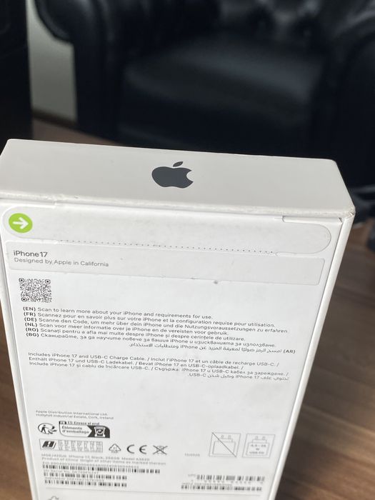 iPhone 17• 256 GB • Black