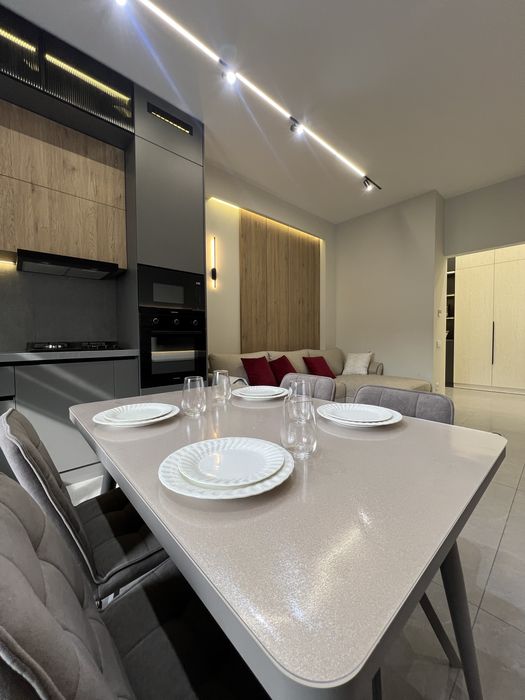 Жк Казахстан! Сдаётся новая 3- ком квартира срочно! Реальное фото!