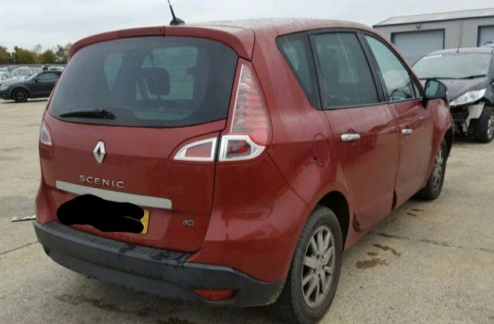 Dezmembrez Renault Scenic 3 1.5 Diesel
