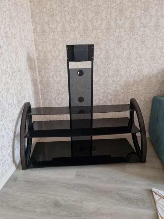 Поставка над телевизор