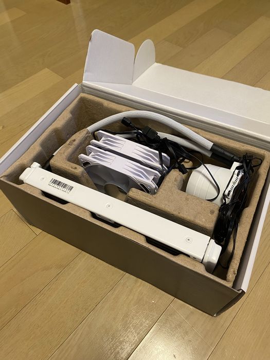 Aerocool mirage L240 WH