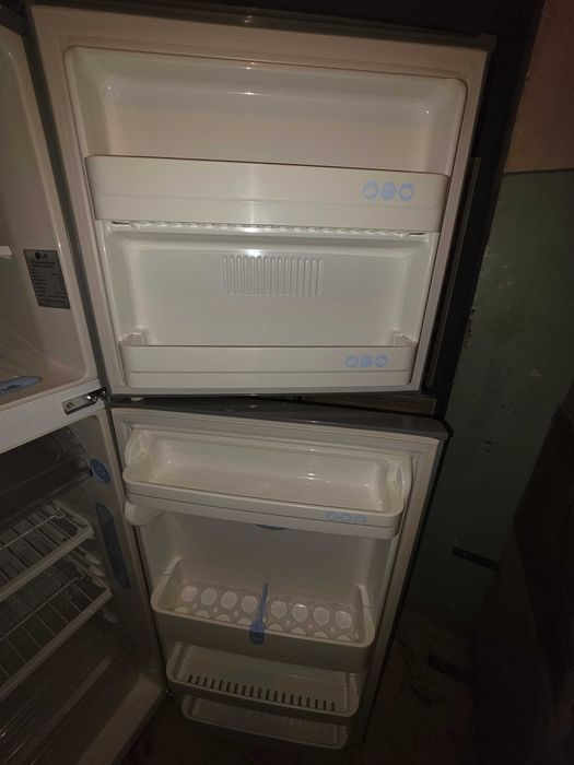 Продаётся холодильник LG от первого хозяина.