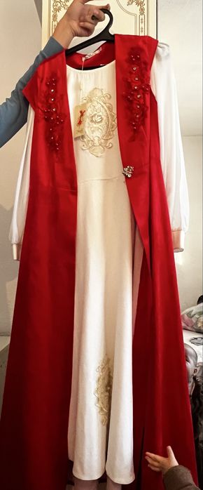 Платье в казахском национальном стиле