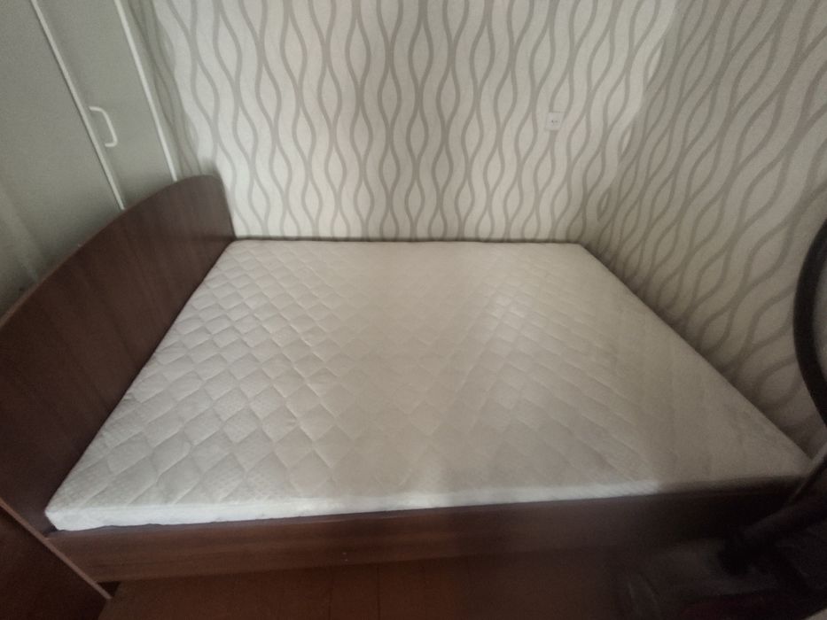 Продам кровать двухспальную
