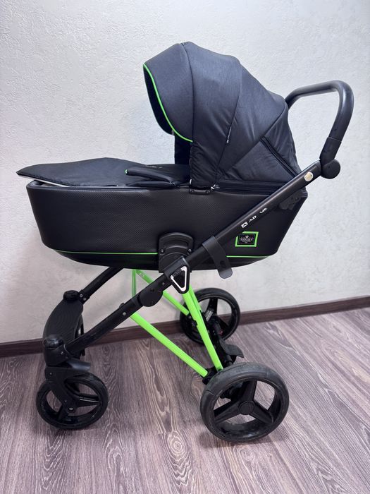 Продам детскую коляску