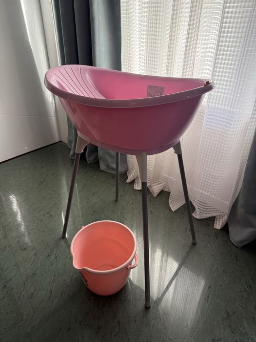 Вана със стойка за къпане на бебета с вграден тернометър