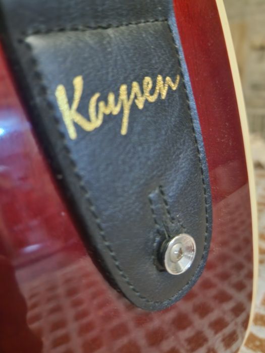 Продам гитару не дорого