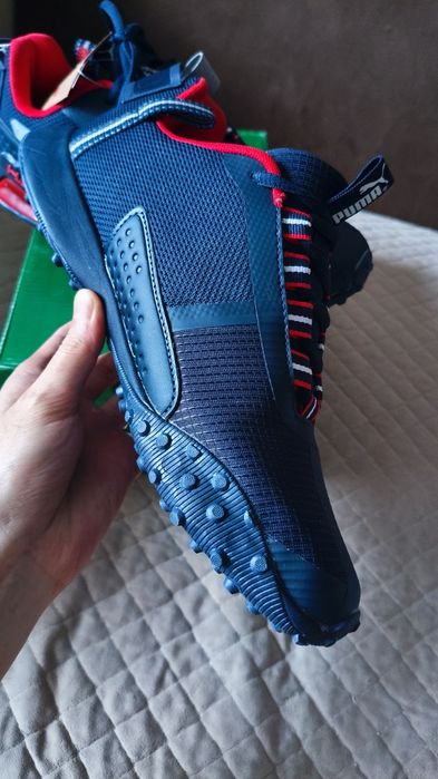 Продам новые весенние кроссовки Puma