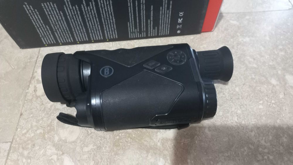 Vand night vision bushnell 1500 lei