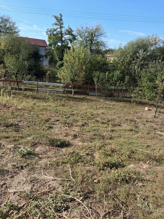Teren intravilan - 750 mp (în acte), (798 mp suprafața mǎsuratǎ) - comuna Cocorastii-Mislii (Prahova) - la 18 km de Ploiesti