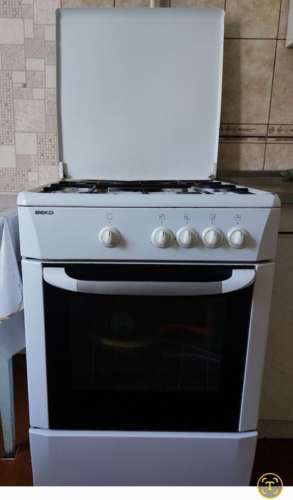 Продам газовую плиту