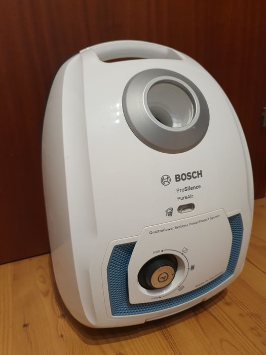 Продавам  прахосмукачка Bosch