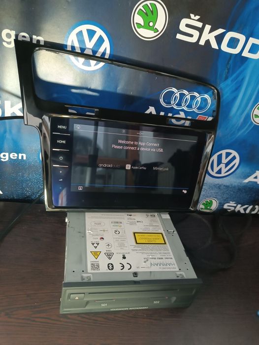 Vând display unitate + rama Mib2.5 Discovery Pro Harman
