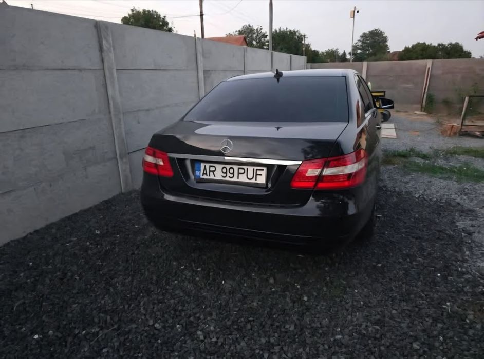 Vand sau schimb mercedes e class