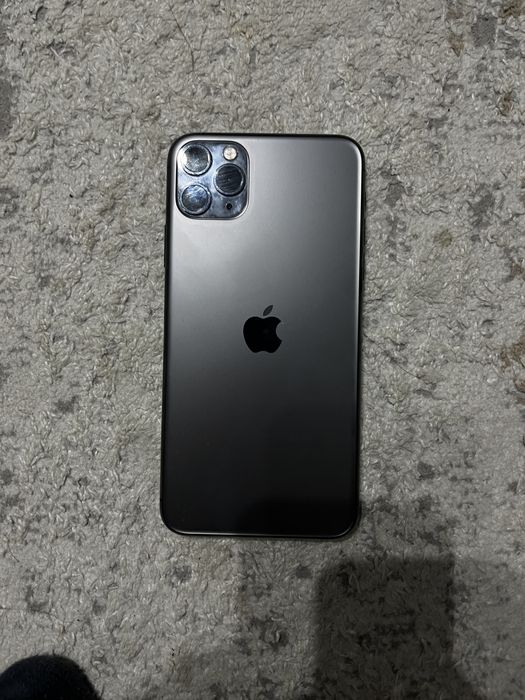 Айфон 11 про макс.