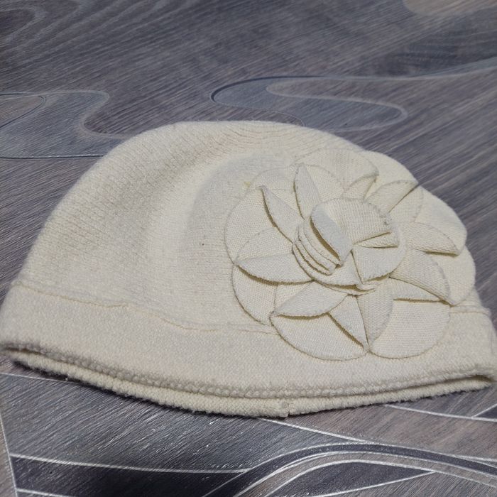 Продам шапки демисезонные