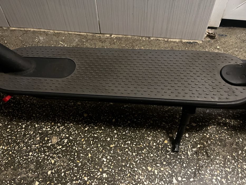 Trotinetă electrică Xiaomi Mi M365 – neagră, pliabilă