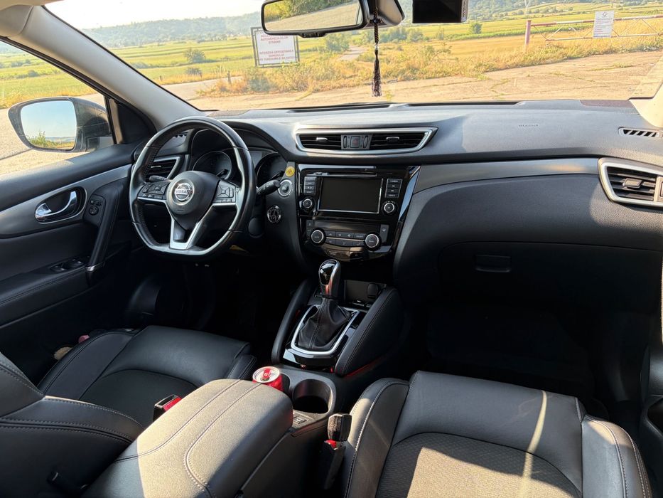 Nissan Qashqai 1.3 TCe 157cp Automat Panoramic Camere 360