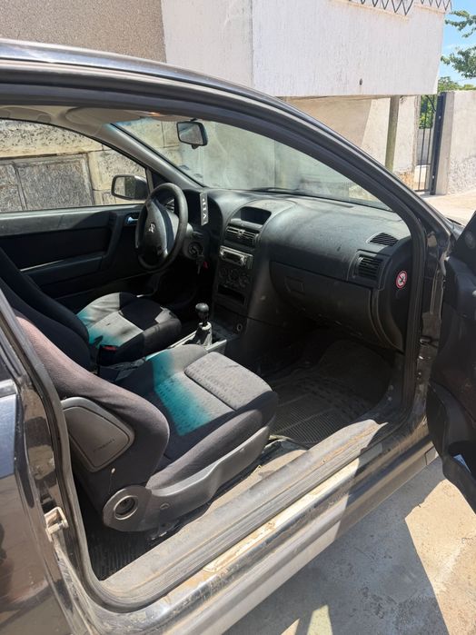 Opel Astra 1.6_16V  ZA CHASTI !!!