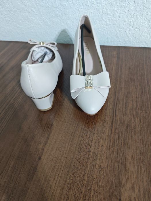 Умуман кийилмаган Туфли паст пошнали