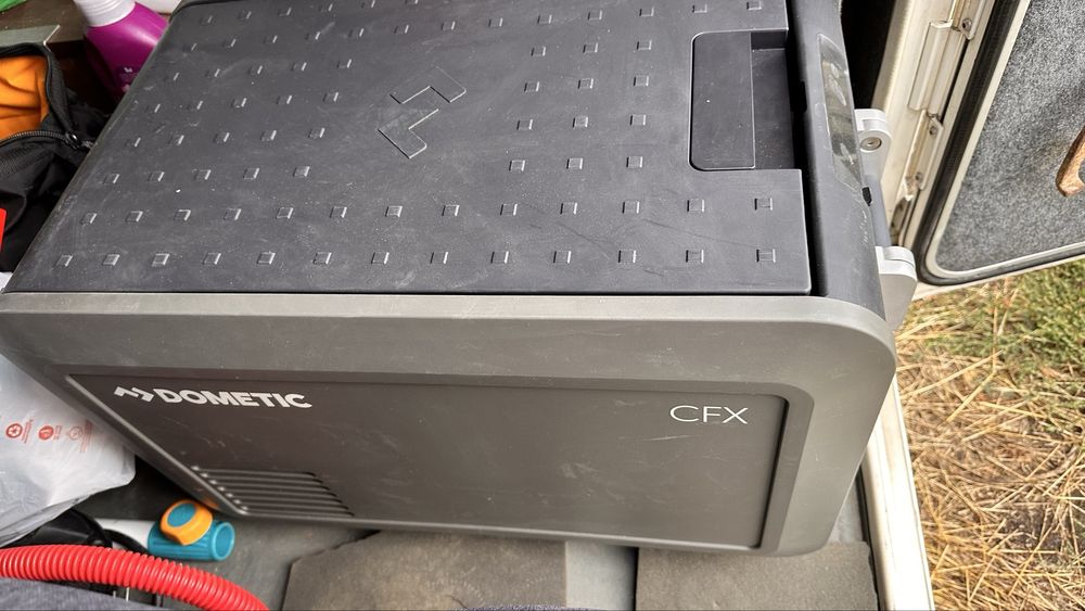Продавам хладилна чанта на Дометик Dometic