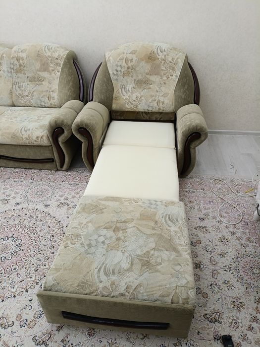 Продам диван с креслом