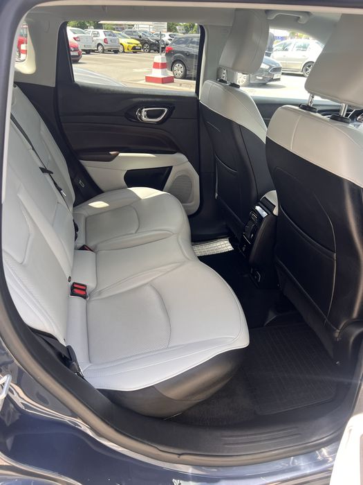 Curățare Auto & Tapițerie la Domiciliu | Detailing Craiova