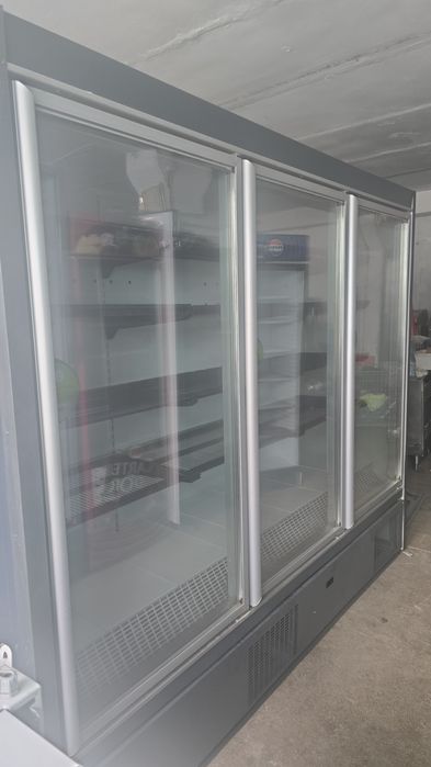 Vitrina bauturi/ lactate