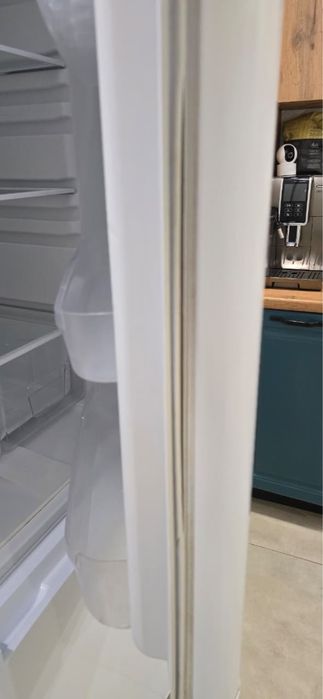 Продам холодильник Indesit