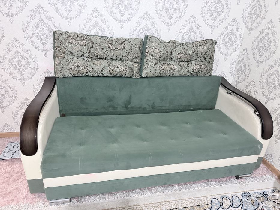 Диван в в хорошем состоянии