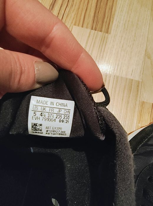 Маратонки Adidas I Nike