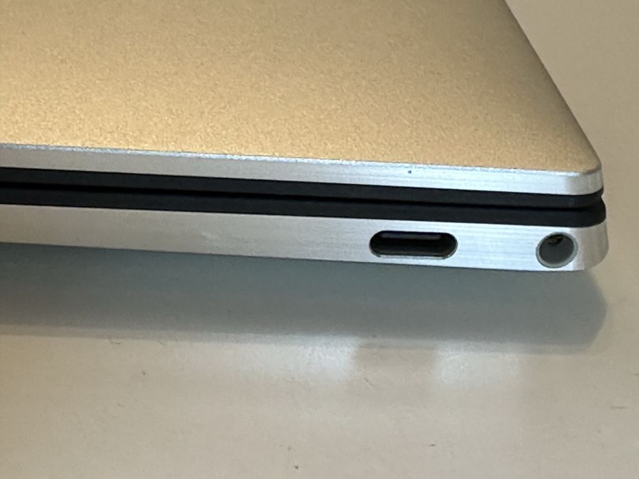 Dell XPS 13 9510, ca nou in cutie cu toate accesoriile