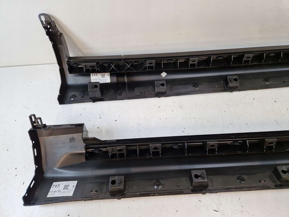 Оригинални прагове за Volvo XC90